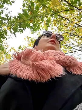 Loveblackzilla online show from November 9, 2025, 12:31 pm