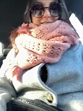 Loveblackzilla online show from October 26, 2025, 2:39 pm