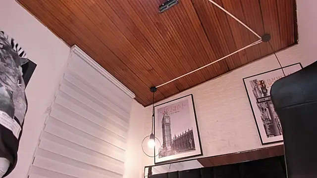 Snapshot of tylla_ chatting on September 17, 2025, 3:52 am tylla online show from September 17, 2025, 3:52 am