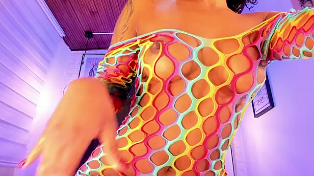 Snapshot of tylla_ chatting on October 3, 2025, 3:52 am tylla online show from October 3, 2025, 3:52 am