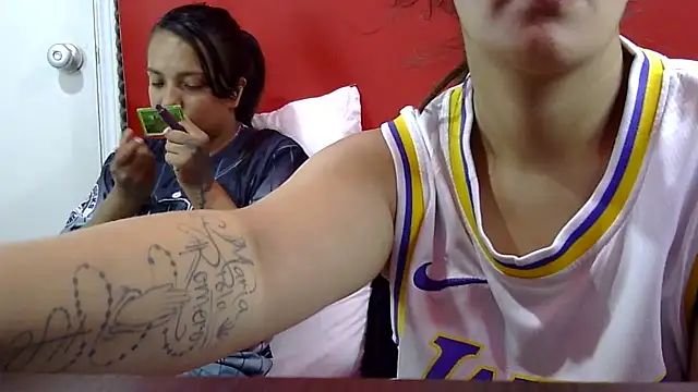 Snapshot of NinetteandSashaFox chatting on February 11, 2025, 7:38 pm NinetteandSashaFox online show from February 11, 2025, 7:38 pm