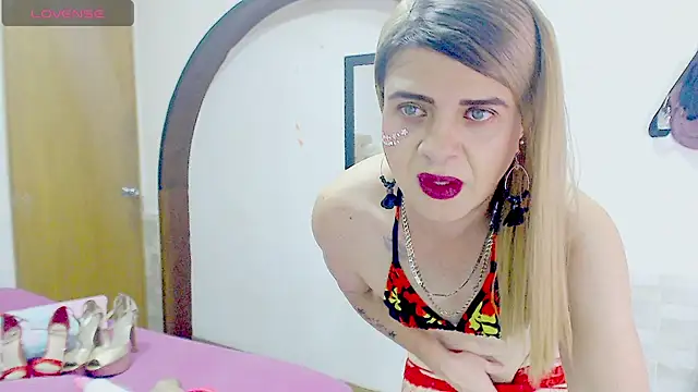 Snapshot of Dolldirtyxxx chatting on September 26, 2025, 5:14 am Dolldirtyxxx online show from September 26, 2025, 5:14 am