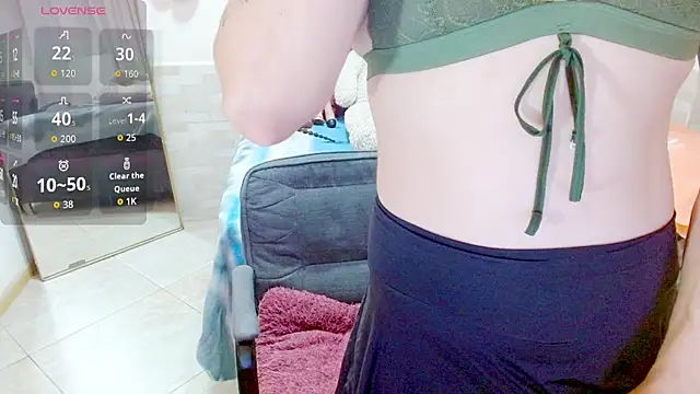 Snapshot of Dolldirtyxxx chatting on November 16, 2025, 3:33 am Dolldirtyxxx online show from November 16, 2025, 3:33 am