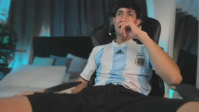 NovaaWheler online show from April 6, 2026, 9:05 pm