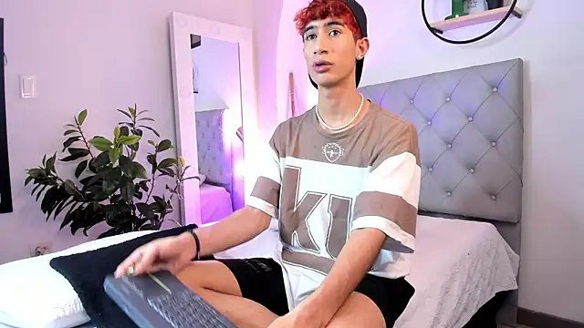 NovaaWheler online show from March 11, 2025, 3:58 am