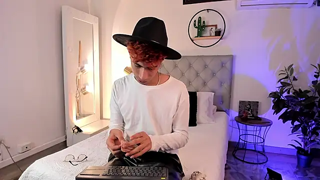 NovaaWheler online show from March 21, 2025, 5:00 am