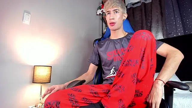 NovaaWheler online show from December 21, 2025, 7:10 am