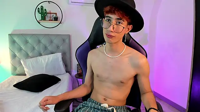 NovaaWheler online show from March 20, 2025, 5:02 am