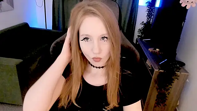 Snapshot of DariaTate chatting on April 11, 2026, 11:03 am DariaTate online show from April 11, 2026, 11:03 am