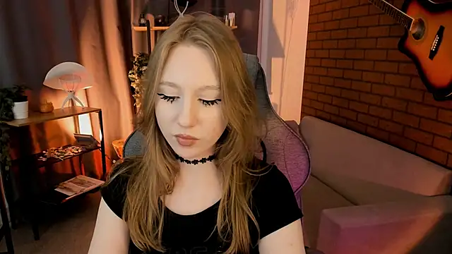 Snapshot of DariaTate chatting on April 2, 2026, 8:54 am DariaTate online show from April 2, 2026, 8:54 am