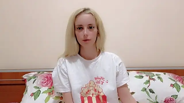 ChristiHanson online show from April 11, 2026, 1:24 am