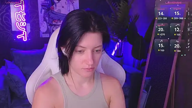 Snapshot of roxy_riot_ chatting on April 2, 2026, 1:24 am roxy riot online show from April 2, 2026, 1:24 am