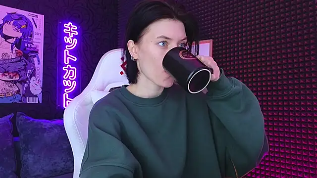 roxy riot  online show from March 7, 2025, 1:31 am