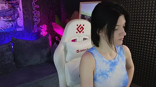 roxy riot  online show from October 11, 2025, 1:28 am