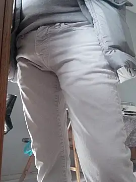 emremodel online show from March 28, 2026, 8:04 am