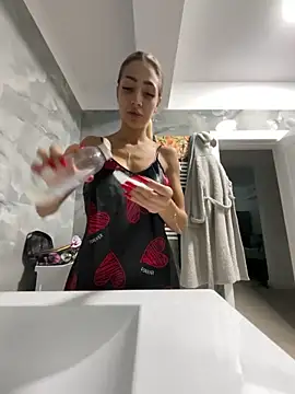 BonyBon29 online show from December 22, 2025, 6:13 am