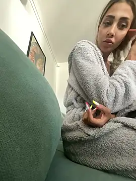 BonyBon29 online show from April 8, 2026, 8:27 am