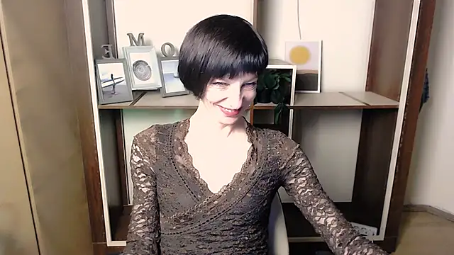 Snapshot of _AngeliaFlow_ chatting on November 11, 2025, 7:47 am AngeliaFlow online show from November 11, 2025, 7:47 am