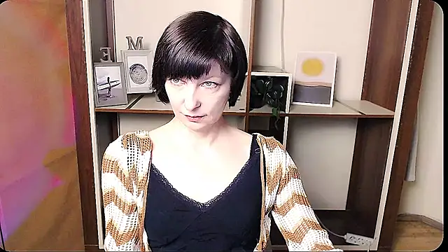 Snapshot of _AngeliaFlow_ chatting on April 6, 2026, 8:04 am AngeliaFlow online show from April 6, 2026, 8:04 am