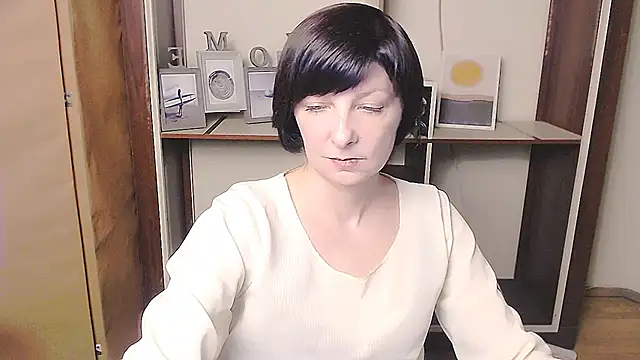 Snapshot of _AngeliaFlow_ chatting on April 18, 2026, 8:38 am AngeliaFlow online show from April 18, 2026, 8:38 am