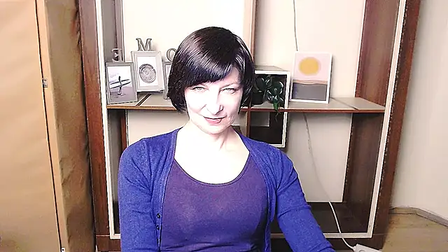 Snapshot of _AngeliaFlow_ chatting on April 17, 2026, 1:25 pm AngeliaFlow online show from April 17, 2026, 1:25 pm
