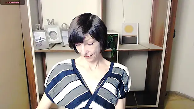  AngeliaFlow  online show from October 16, 2025, 6:32 am
