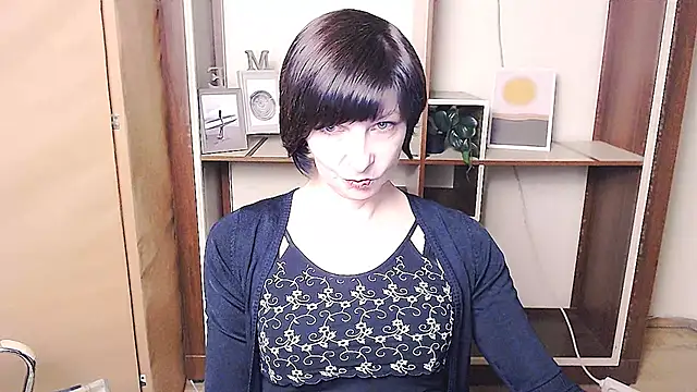 Snapshot of _AngeliaFlow_ chatting on April 16, 2026, 8:04 am AngeliaFlow online show from April 16, 2026, 8:04 am