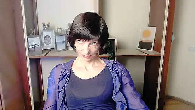 Snapshot of _AngeliaFlow_ chatting on September 25, 2025, 6:30 am AngeliaFlow online show from September 25, 2025, 6:30 am