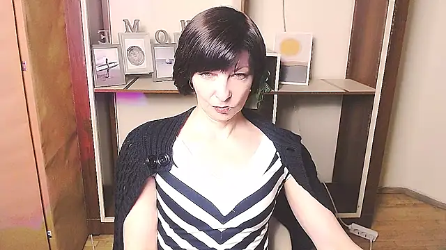 Snapshot of _AngeliaFlow_ chatting on April 23, 2026, 8:21 am AngeliaFlow online show from April 23, 2026, 8:21 am