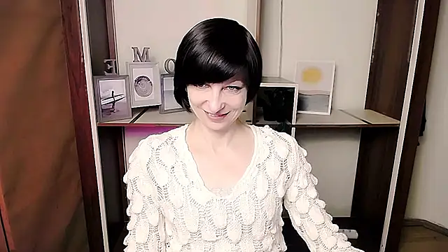  AngeliaFlow  online show from February 9, 2026, 8:34 am