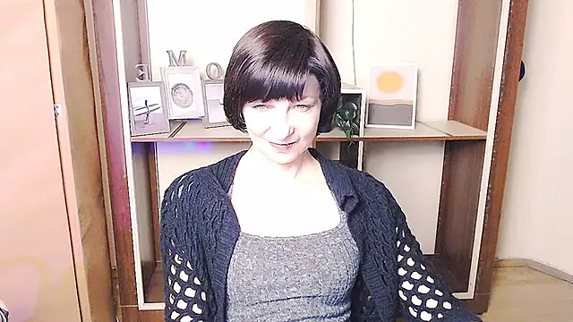 Snapshot of _AngeliaFlow_ chatting on April 14, 2026, 7:57 am AngeliaFlow online show from April 14, 2026, 7:57 am