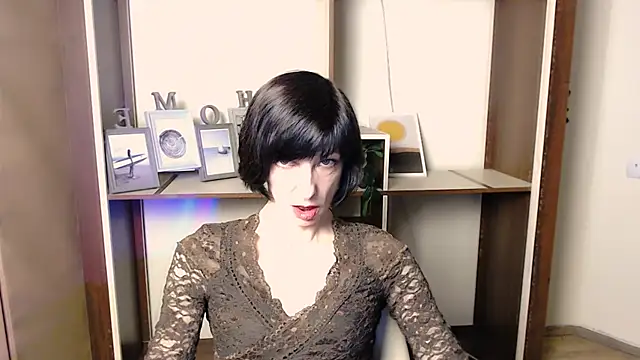 Snapshot of _AngeliaFlow_ chatting on November 6, 2025, 7:23 am AngeliaFlow online show from November 6, 2025, 7:23 am