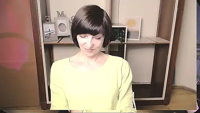 Snapshot of _AngeliaFlow_ chatting on May 9, 2026, 8:39 am AngeliaFlow online show from May 9, 2026, 8:39 am
