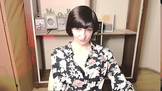 Snapshot of _AngeliaFlow_ chatting on May 6, 2026, 8:51 am AngeliaFlow online show from May 6, 2026, 8:51 am