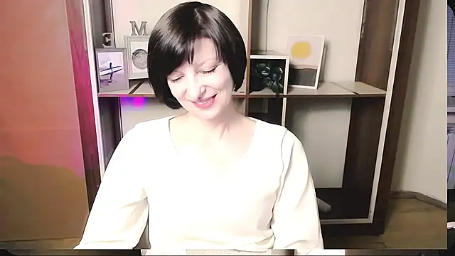 Snapshot of _AngeliaFlow_ chatting on May 16, 2026, 8:35 am AngeliaFlow online show from May 16, 2026, 8:35 am