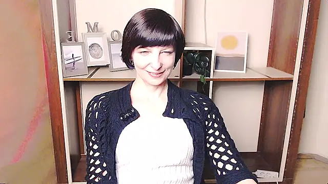 Snapshot of _AngeliaFlow_ chatting on April 1, 2026, 1:52 pm AngeliaFlow online show from April 1, 2026, 1:52 pm
