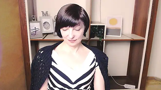 Snapshot of _AngeliaFlow_ chatting on April 4, 2026, 9:49 am AngeliaFlow online show from April 4, 2026, 9:49 am