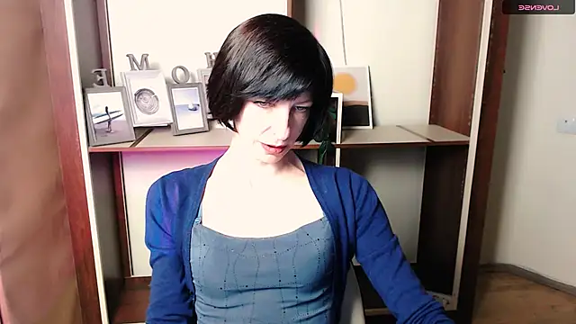 Snapshot of _AngeliaFlow_ chatting on October 28, 2025, 7:29 am AngeliaFlow online show from October 28, 2025, 7:29 am