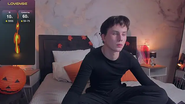 Snapshot of AdrianoAubert chatting on October 27, 2025, 4:13 am AdrianoAubert online show from October 27, 2025, 4:13 am