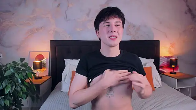 Snapshot of AdrianoAubert chatting on November 11, 2025, 3:23 am AdrianoAubert online show from November 11, 2025, 3:23 am