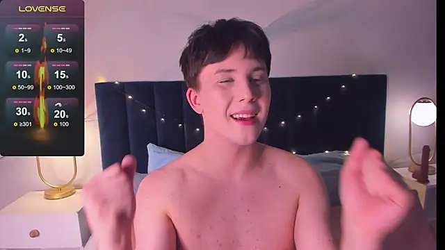 Snapshot of AdrianoAubert chatting on October 11, 2025, 3:24 pm AdrianoAubert online show from October 11, 2025, 3:24 pm