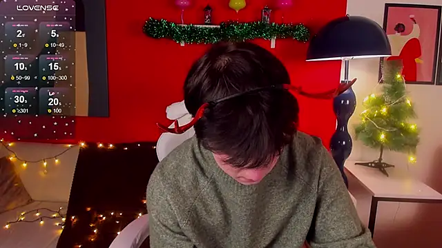 Snapshot of AdrianoAubert chatting on December 18, 2025, 10:30 am AdrianoAubert online show from December 18, 2025, 10:30 am