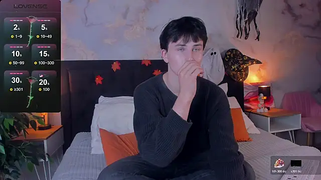 Snapshot of AdrianoAubert chatting on November 4, 2025, 10:08 am AdrianoAubert online show from November 4, 2025, 10:08 am