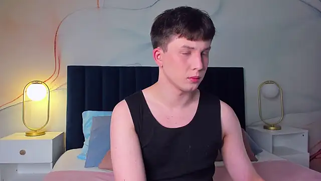 Snapshot of AdrianoAubert chatting on September 12, 2025, 3:06 am AdrianoAubert online show from September 12, 2025, 3:06 am