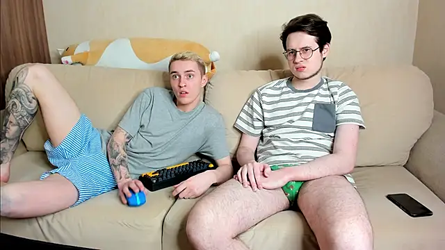 crazybottom99 online show from March 14, 2025, 12:29 pm