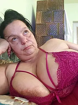 IvettkeXXX online show from October 2, 2025, 5:55 am