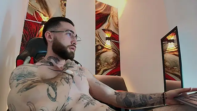 Snapshot of Luke_davis01 chatting on November 14, 2025, 1:15 pm Luke davis01 online show from November 14, 2025, 1:15 pm