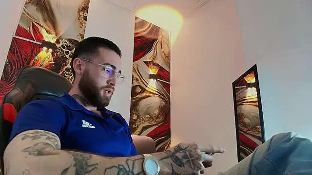 Snapshot of Luke_davis01 chatting on November 18, 2025, 2:42 pm Luke davis01 online show from November 18, 2025, 2:42 pm