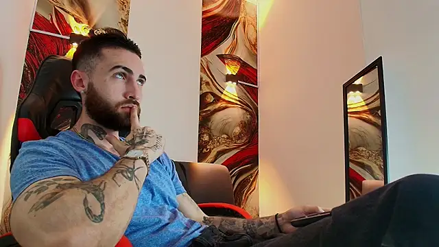 Snapshot of Luke_davis01 chatting on October 24, 2025, 1:43 pm Luke davis01 online show from October 24, 2025, 1:43 pm