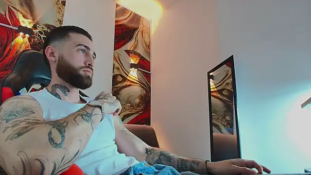 Snapshot of Luke_davis01 chatting on November 12, 2025, 1:15 pm Luke davis01 online show from November 12, 2025, 1:15 pm